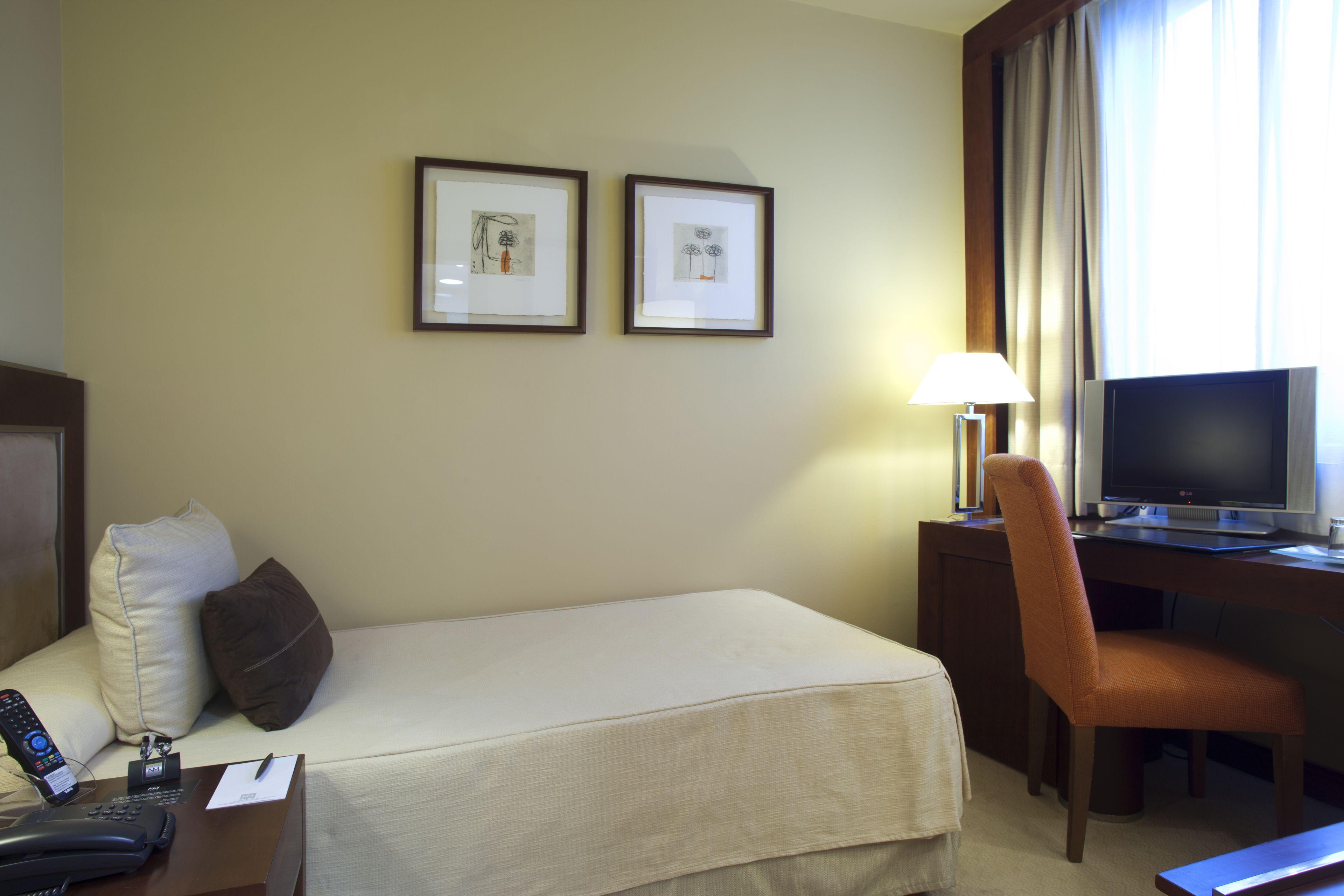 Hotel Nuevo Madrid — Photos 1